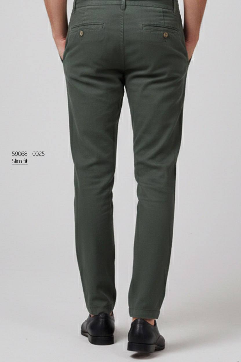Front view of Brango Original men's dark slate grey vanguard move stretch pants featuring a clean flat-front design.